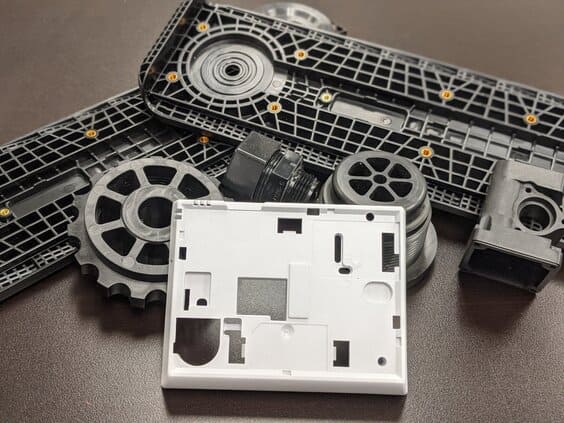 Everything you need to know about core pull injection molding