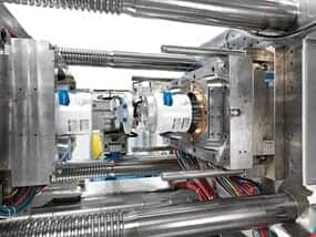 How to Calculate Clamping Force in Injection Molding?
