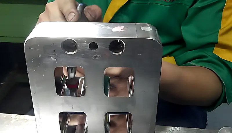 Injection Mold Polishing